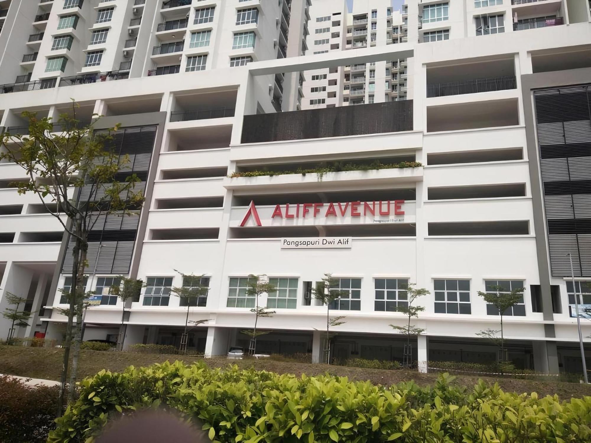 Aliff Avenue 2103 Same Row Capital Mall By Natol Apartment *
