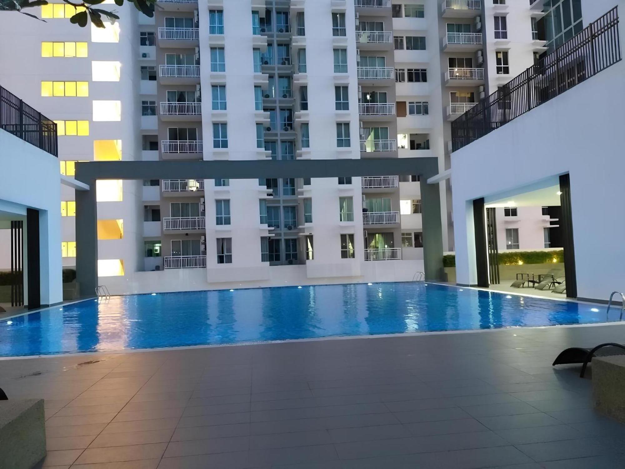 Aliff Avenue 2103 Same Row Capital Mall By Natol Johor Bahru